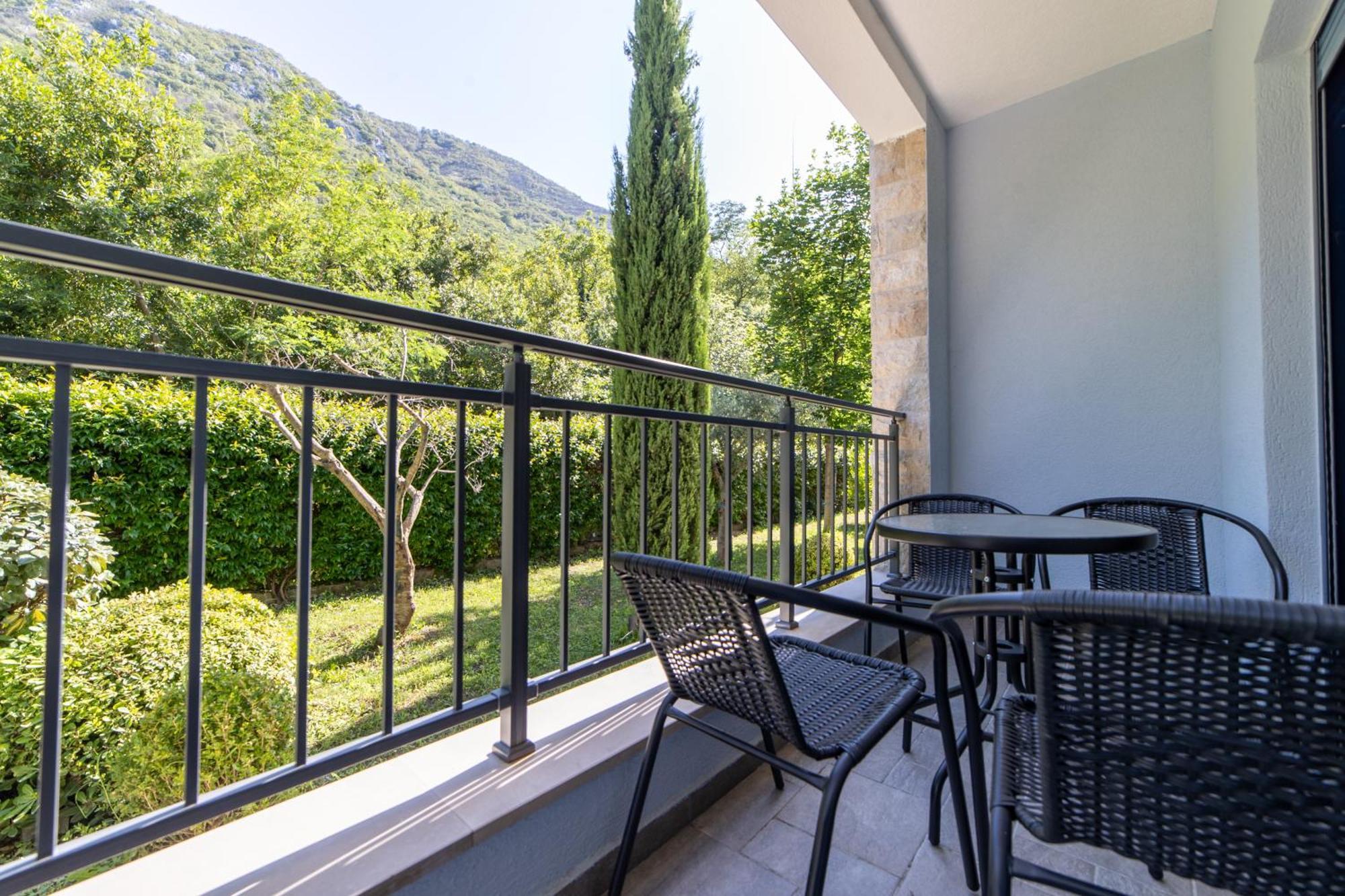 Green Bay Apartments Morinj Kotor Exterior foto